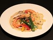 魚介たっぷりグリーンカレーのフィットチーネ