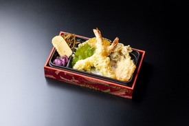 【4種の季節野菜と海老の天ぷら重】
1,500円（税込）
