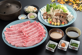 ◆秋野菜としゃぶしゃぶ
※お鍋を囲みながらしゃぶしゃぶをお召し上がりいただきます。