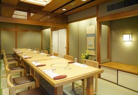 〈千代・久松〉
10名様～16名様までご利用いただけます。