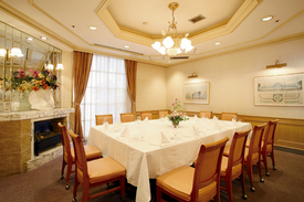 一番人気個室「シドニー」10～14名様でご利用いただけます。（最大60名様収容可能な宴会場もあります）個室ご希望の方は、お早目のご予約を。