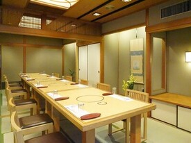 〈千代・久松〉16名様までご利用いただけます。