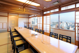 和室でのイス・テーブル個室　最大１６名様までご利用頂けます。