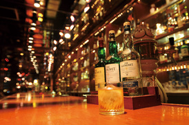 各種ウイスキーを取り揃えております。