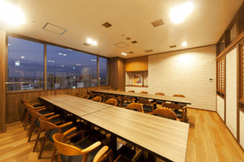 テーブル個室。最大24名様まで対応。