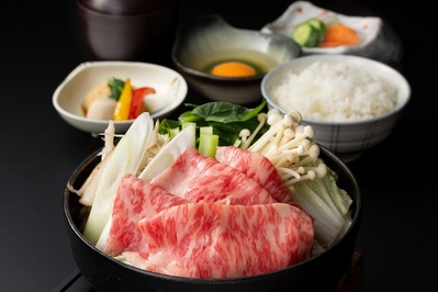 【鎌倉時代からの銘牛】　
大和牛のすき焼き御膳